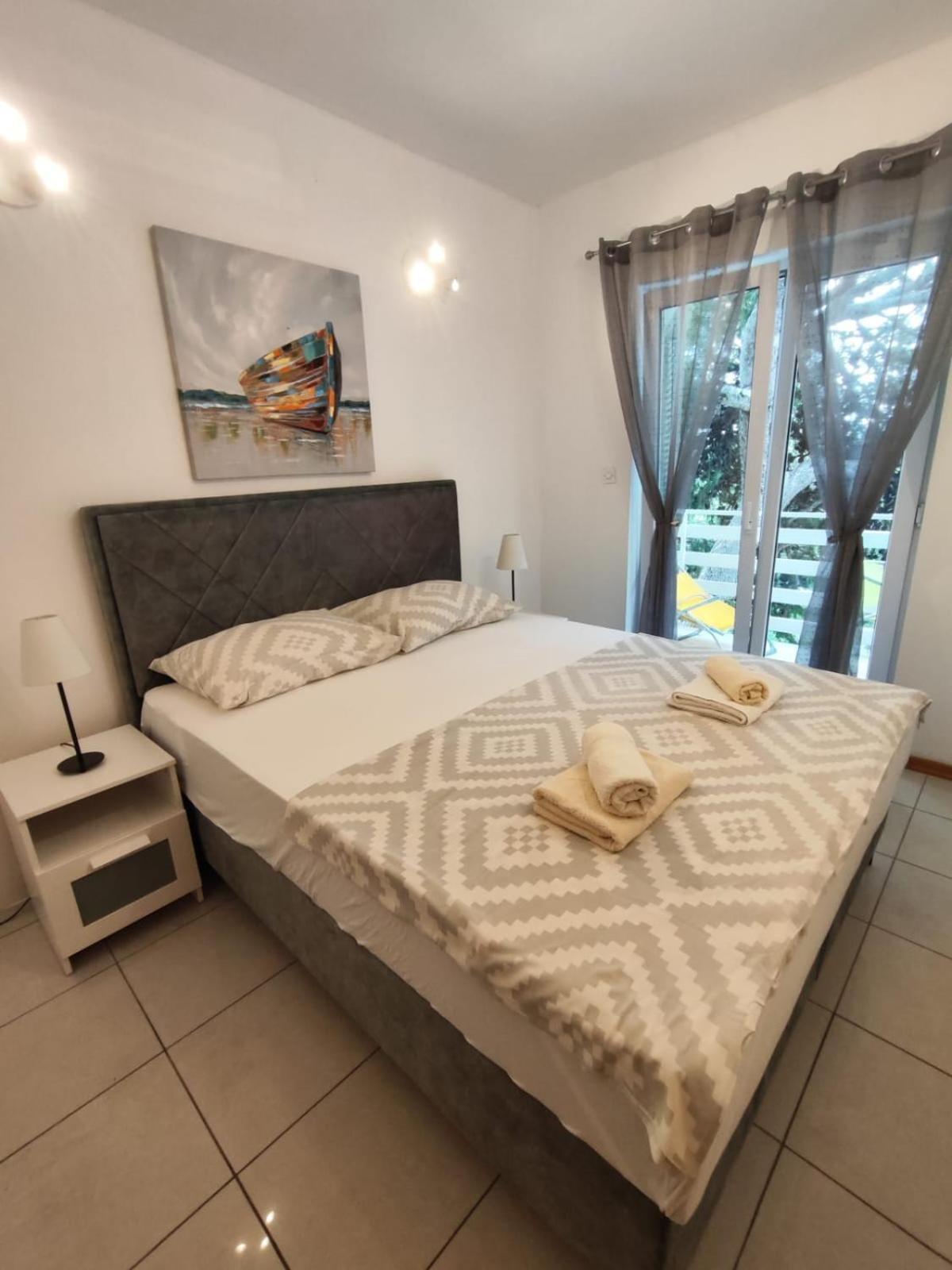 Nemira Beach Apartments Omiš Exterior foto